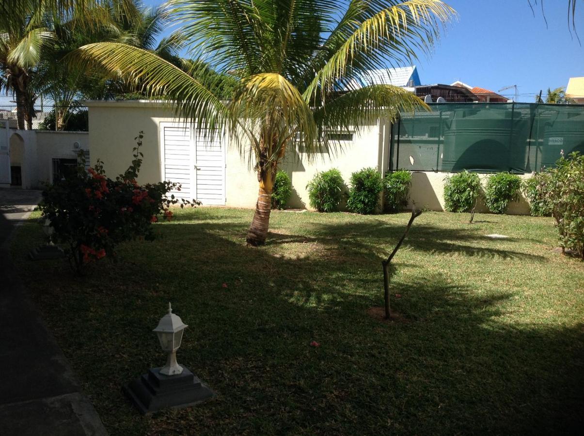 Lovely Apartment In Flic En Flac, Close To The Beach And All Amenities. Extérieur photo